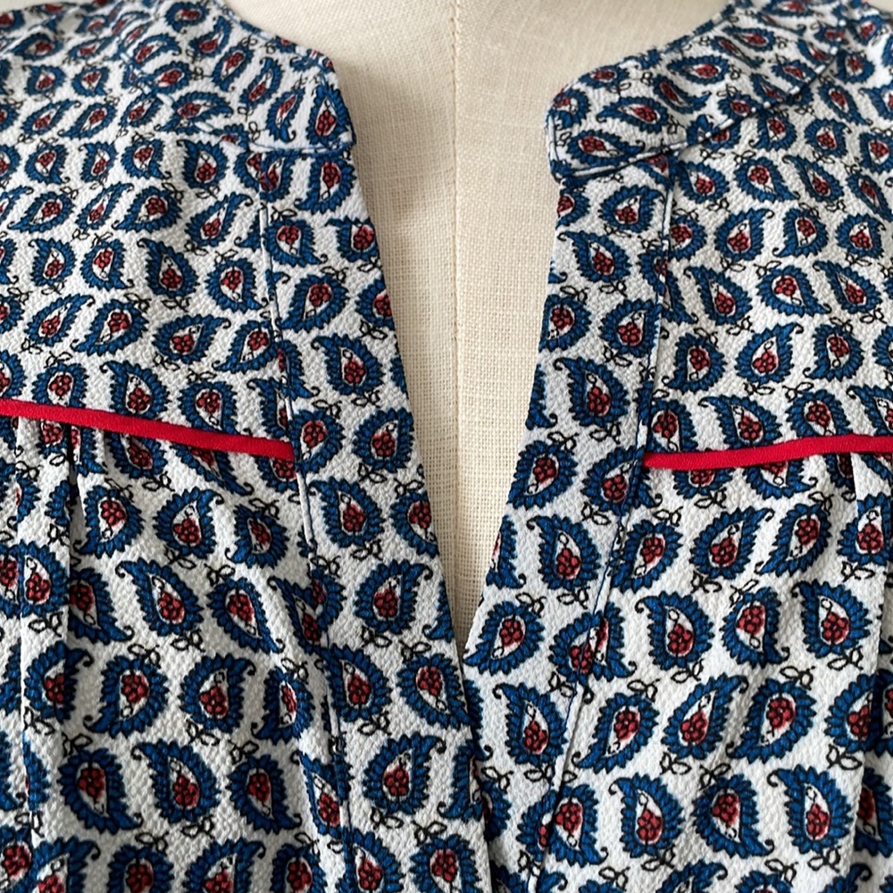 Paper Moon for Stitch Fix blue paisley, sleeveless blouse, size M - Picture 2 of 5